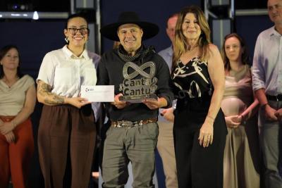 Segunda noite da grande final do IV Canta Cantu encerra o festival com emoção, solidariedade e olhar para o futuro em Laranjeiras do Sul